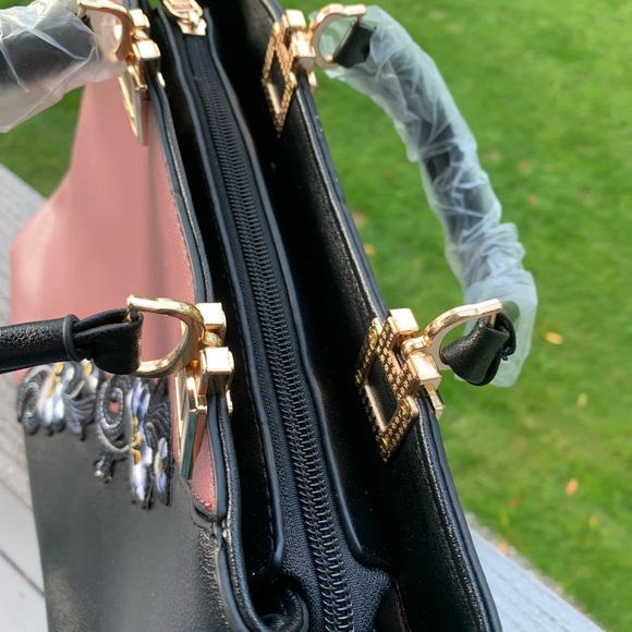 Purse 👛 👛❤️👛 - Picture 3 of 4